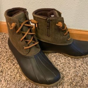 Women’s size 9 Sperry Boots
